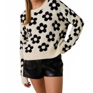 NEW SUNDAY EDITION round neck floral pattern sweater in cream/black